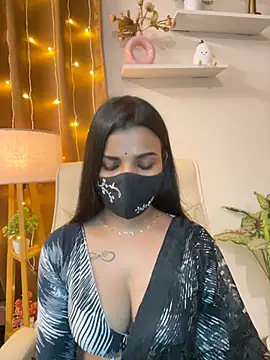 its_ur_flora live cam on StripChat