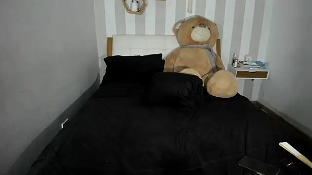 Amber_Peiige