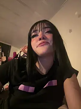 ela_petit (F teen) - Fingers in pussy