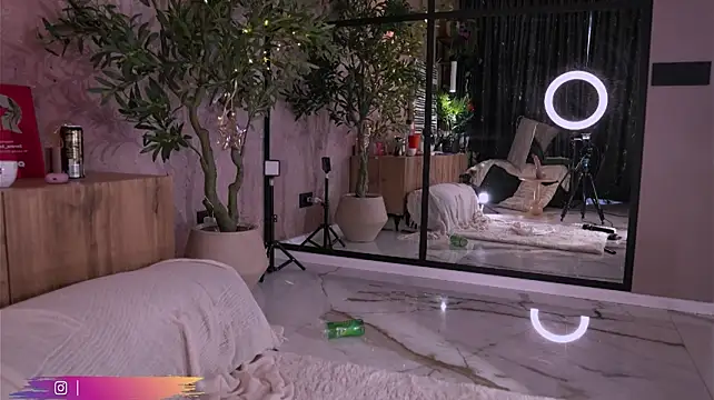 Serene_Sophiex