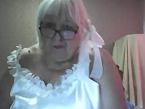 Alexia64231 live cam on StripChat