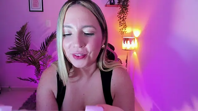 HannaMiller_1 live cam on StripChat