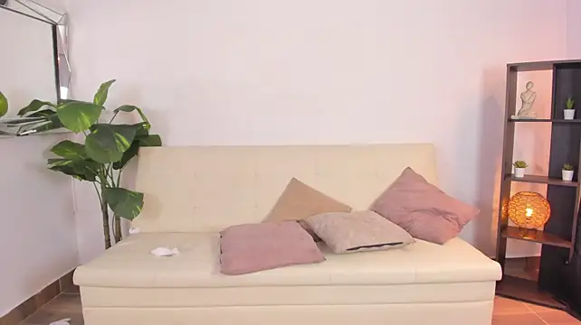 Burning_charm live cam on StripChat