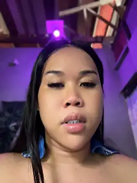 urfavecreamcheese live cam on StripChat