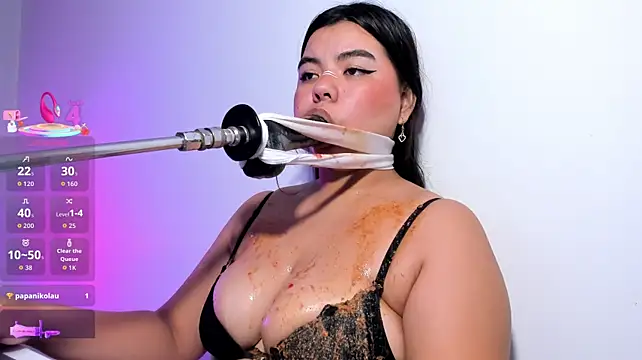 klhoe_boobs