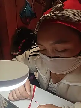 Hiha-nn live cam on StripChat