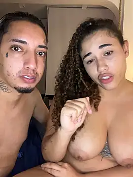 Casal2T live sex cam