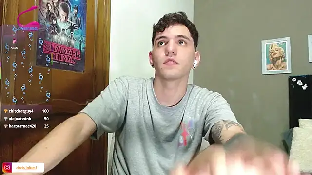 Matteo12_ live cam on StripChat