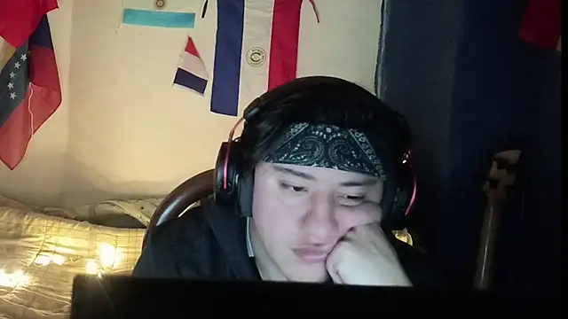 Trashbush live cam on StripChat