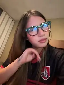 romyamo Live Webcam on Stripchat