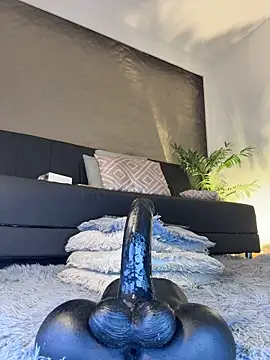 isa__blanc (F young) - make me ride your cock
