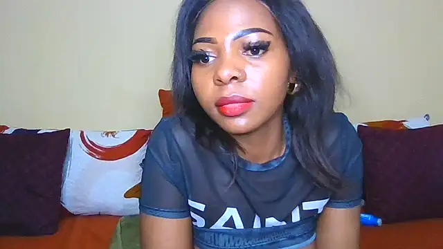 DiamondLuv29 live cam on StripChat