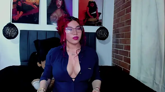 kyliejenner_hot live cam on StripChat