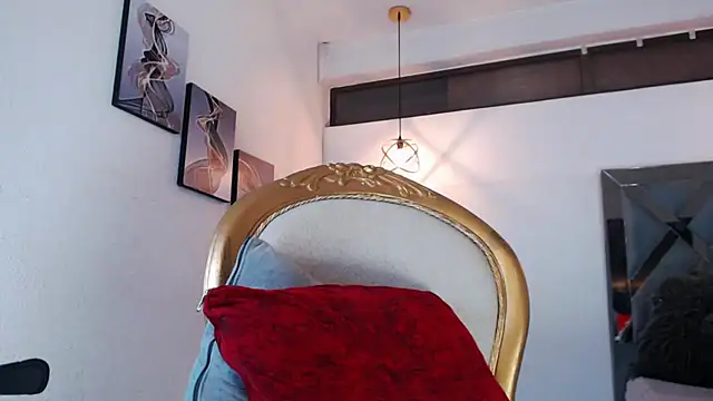 Rossi_ss1 live cam on StripChat
