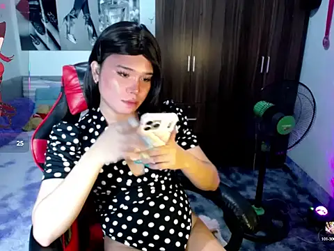 sofiathe1st live cam on StripChat