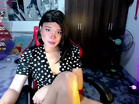 sofiathe1st live cam on StripChat