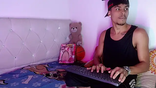 Angel_foxc13 live cam on StripChat