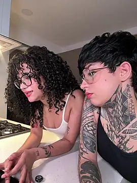 Lianh_Benett live cam on StripChat