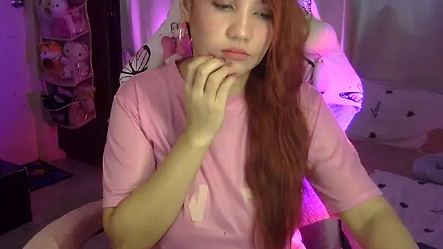 yourHennesy live cam on StripChat