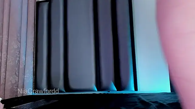 NiaCrawfordd