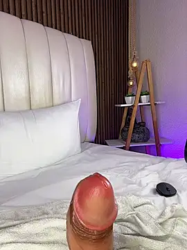 SandraMilerr live cam on StripChat