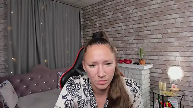 SarahCoksss live cam on StripChat