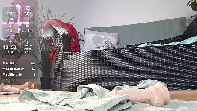 Squirtmania live cam on StripChat