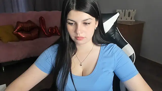 KisaModel live cam on StripChat