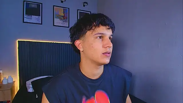 Leo_Savage_ live cam on StripChat