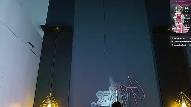 CORAL_FOX live cam on StripChat