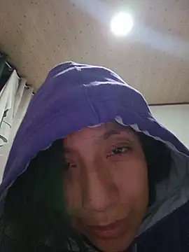 IssaBell1 live cam on StripChat