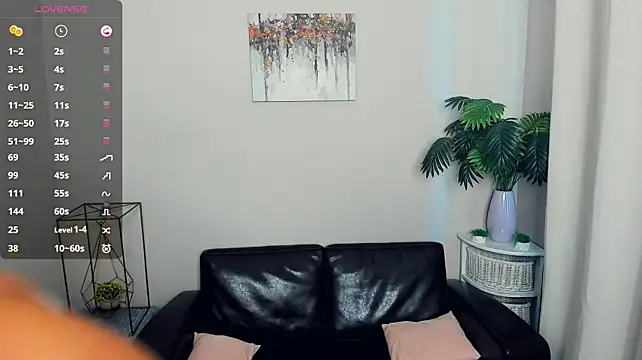 EdinaBiers live cam on StripChat