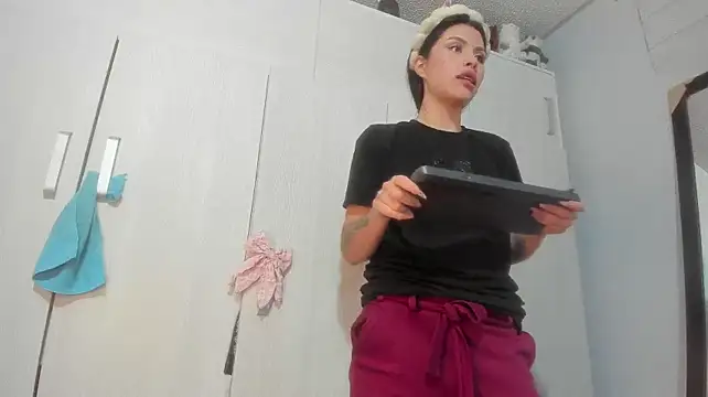 evelott_allenx live cam on StripChat