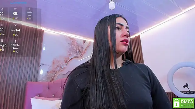 Kiara_tay live cam on StripChat