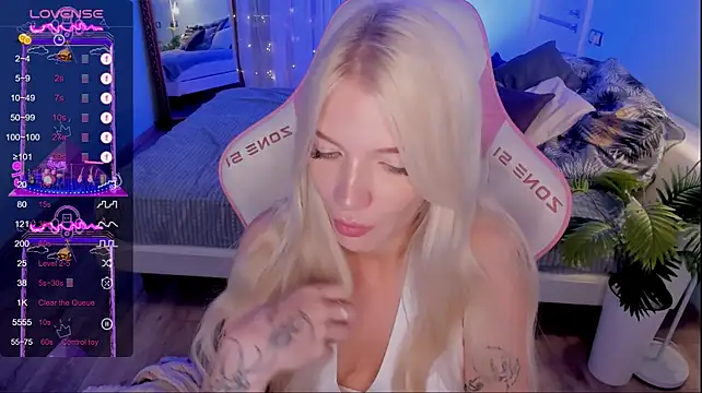 AnyaTaylor_ live cam on StripChat