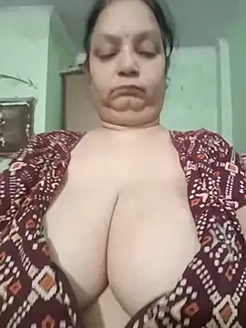 kavya_kapoor (F milf) - I will u my boobs oil