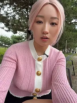 winter11 (F young) - 户外公园park 全脱只留外套Naked, jacket only
