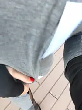 pink-mai (F milf) - 初めてのおつかい🤭？ぺぺ⭕️ーションorコンドー⭕️今日はどちらがおすすめ？
