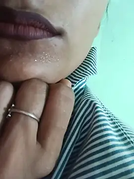 Hot-Nisha01