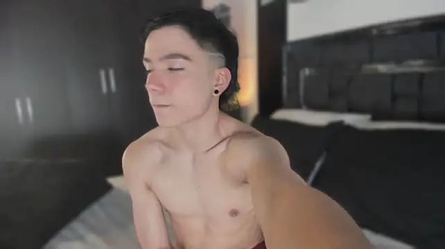 alanblack1 live cam on StripChat