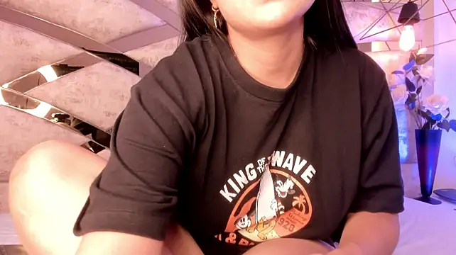 Miia_Velvet live cam on StripChat