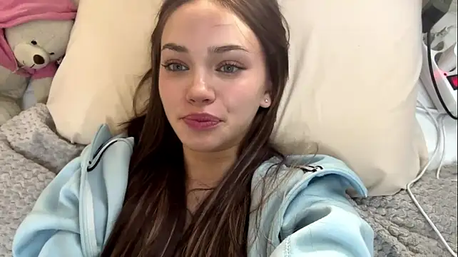 KayceMatthai live cam on StripChat