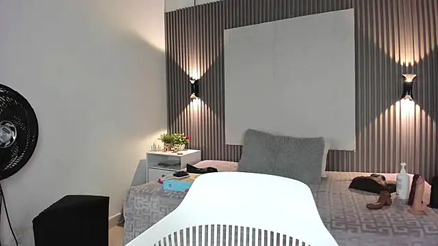Zafiiraa live cam on StripChat
