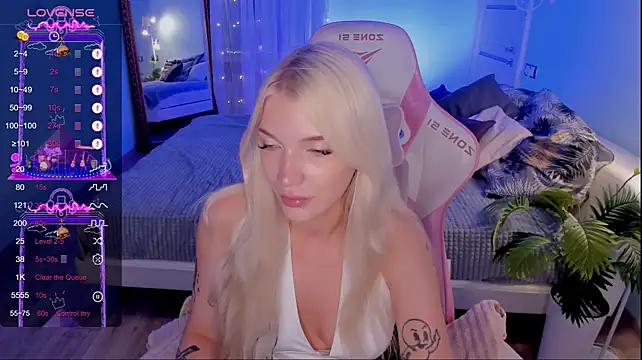 AnyaTaylor_ live cam on StripChat