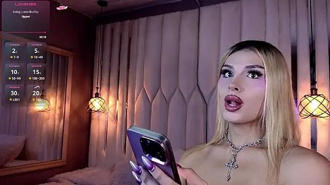 Angel-dragun live cam on StripChat