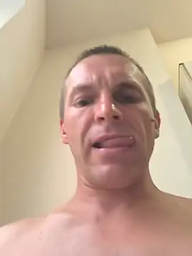 AttractiveSilk5 live cam on StripChat