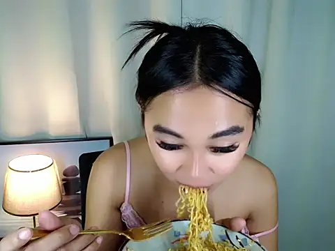 TsCyra_foxxx live cam on StripChat