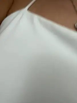 newlale (G young) - Spread pussy lips