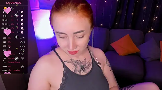 deboramoore live cam on StripChat