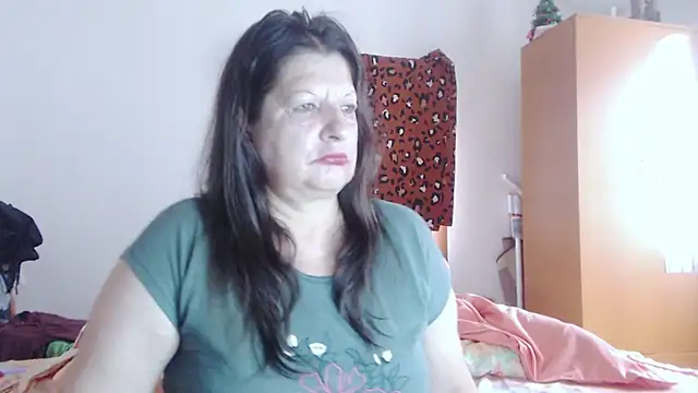 ExtasyMature live cam on StripChat